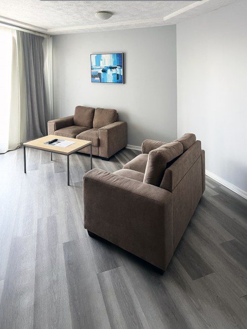 2081 - 1 Bedroom Apartment Superior